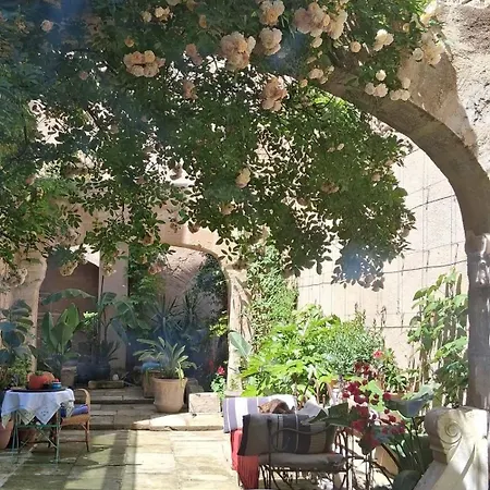 D'hote Maison Magda Beaucaire (Gard)
